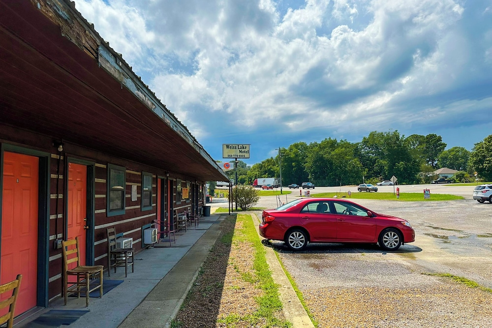 Weiss Lake Motel — hotel in Centre