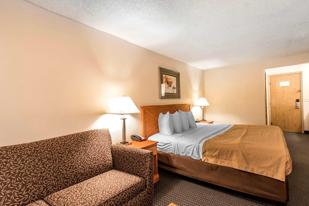 Brentwood Inn - photo 15