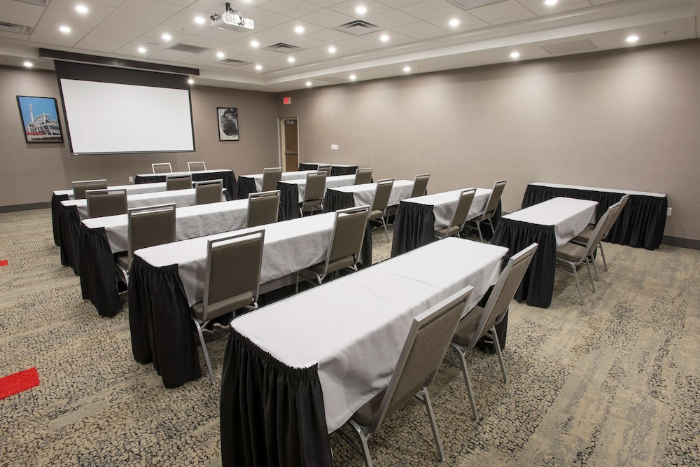 Hampton Inn & Suites Cincinnati Kenwood - photo 58