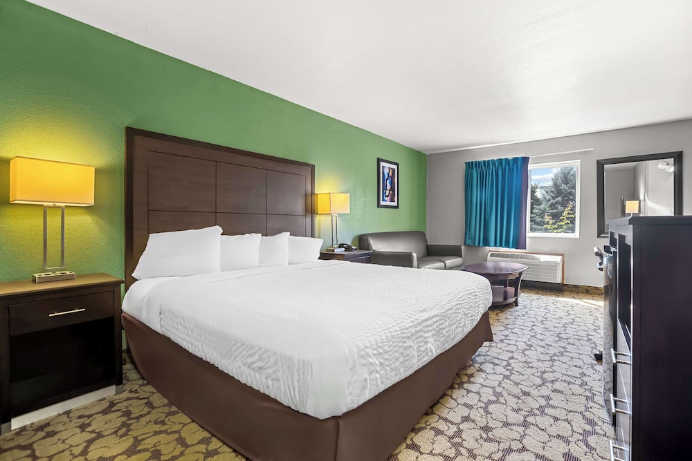 SureStay Plus Hotel by Best Western Bettendorf - photo 5