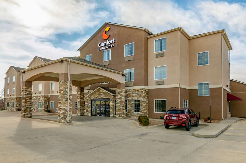 Comfort Inn & Suites near Bethel College - featured photo