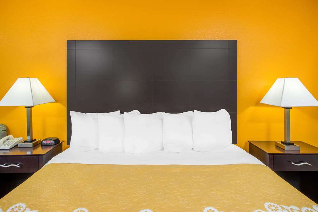 Days Inn by Wyndham Calvert City Paducah East - photo 13