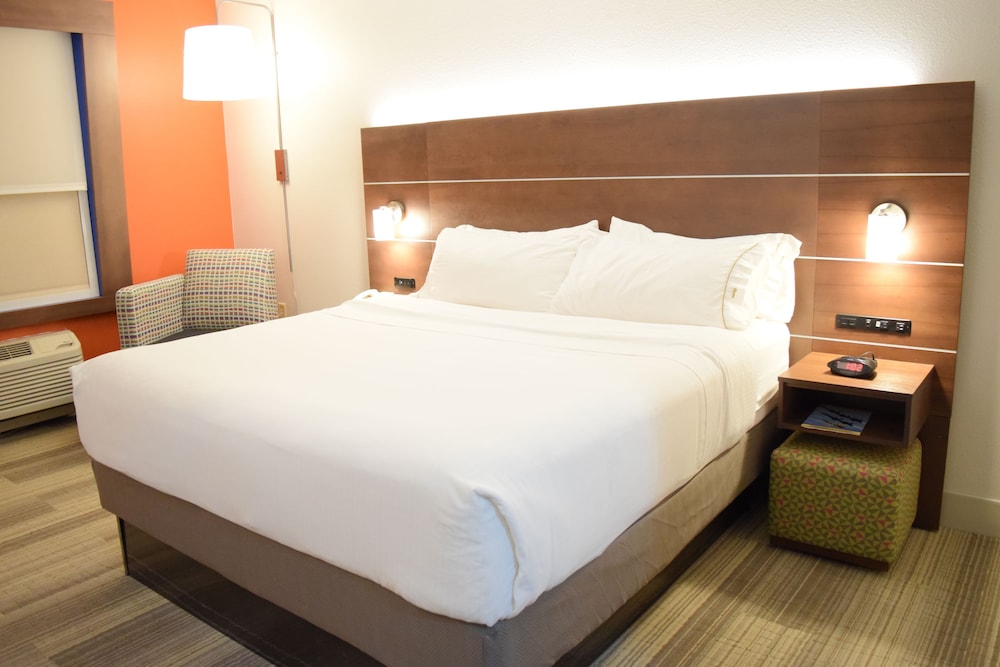 Holiday Inn Express Hotel & Suites West I 10 by IHG - photo 10