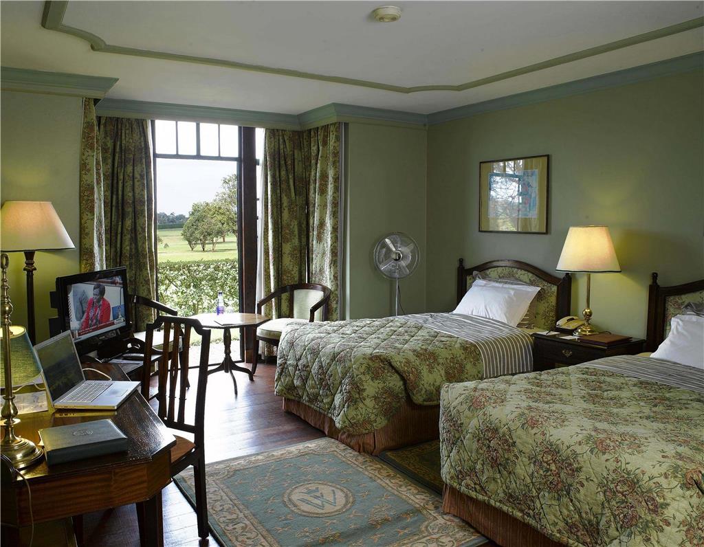 Deluxe Twin room at Windsor sep