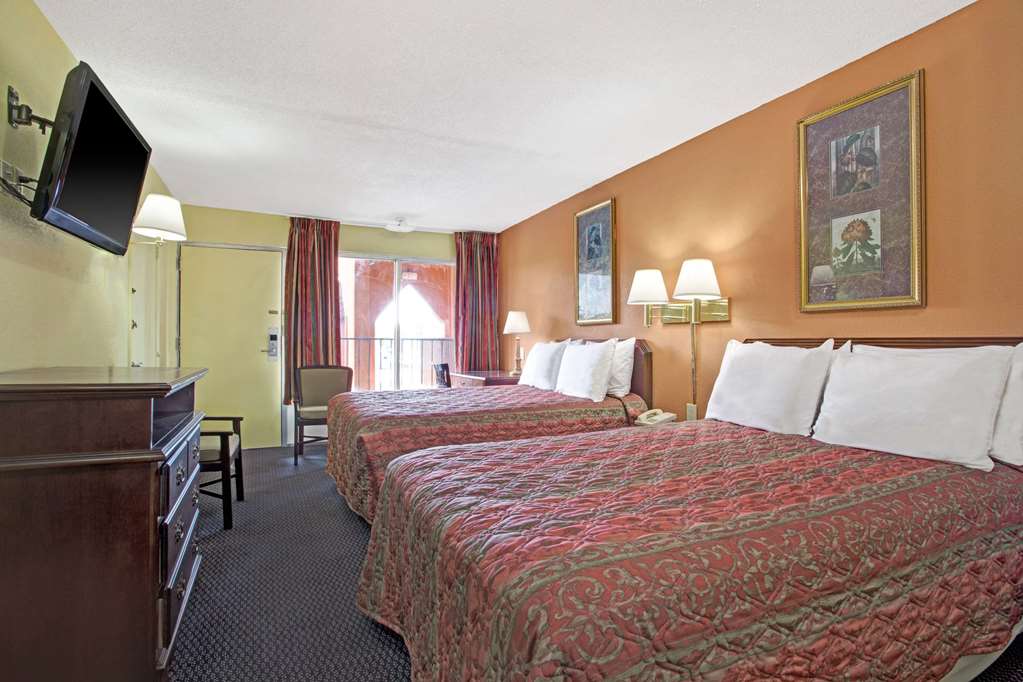 Days Inn by Wyndham Benson - photo 25