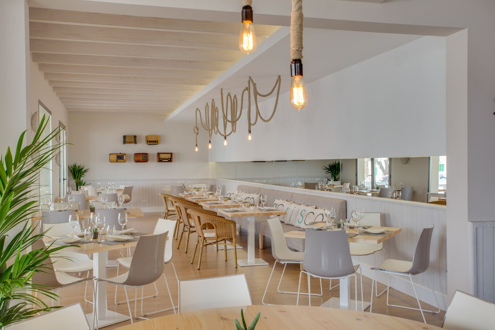 Llaut Boutique Hotel — Can Picafort — photo 2