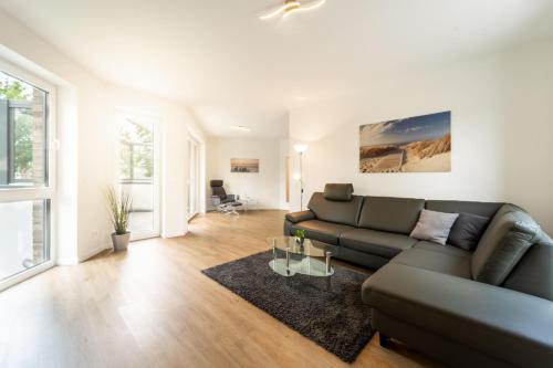 Moderne Ferienwohnung mit SUPs Balkon und Parkplatz — 4-Star Luxury Hotel in Bad Zwischenahn, Germany