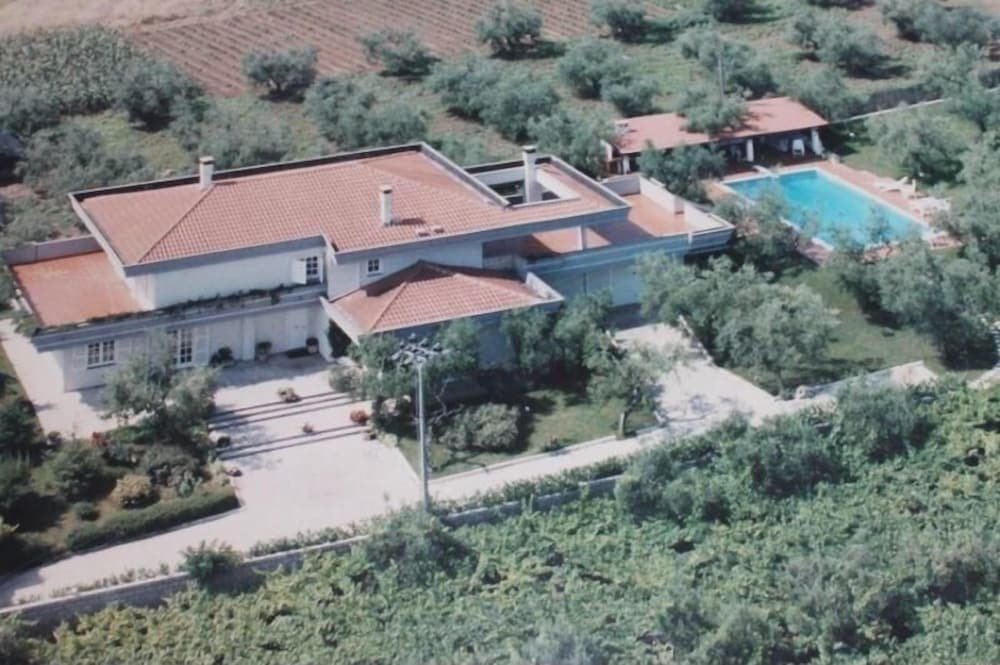 B And B Arli 5118612 — Torrevecchia