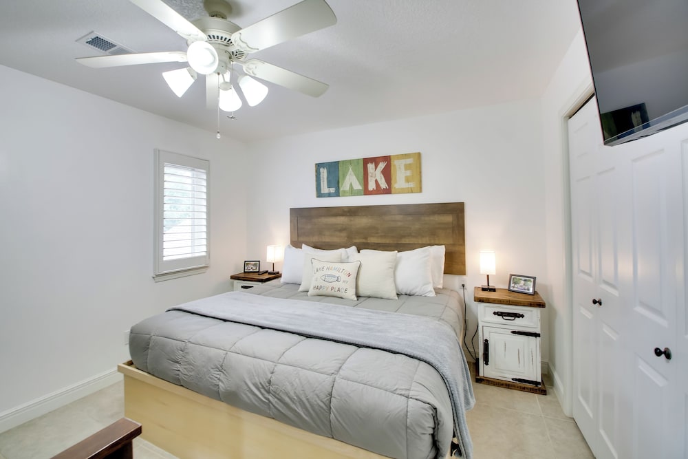 Lakefront Hot Springs Duplex w Shared Dock - photo 18