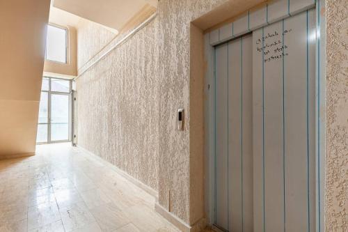 Veli group Apartment near White Bridge