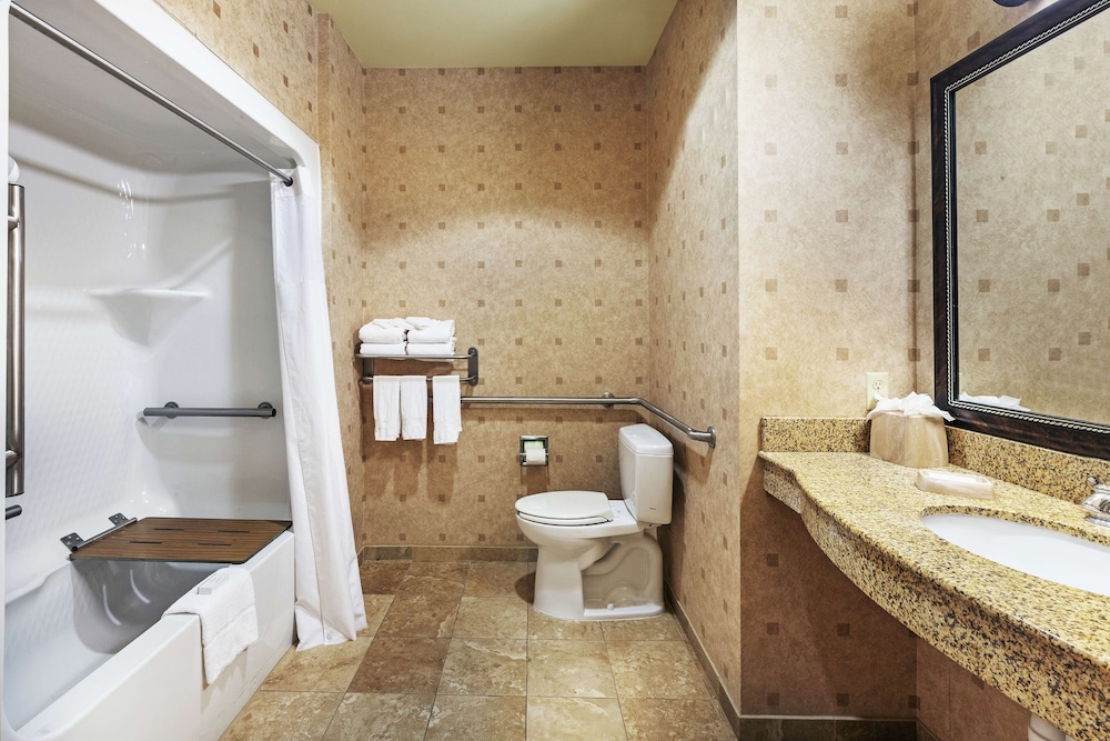 Hampton Inn & Suites Tulsa North Owasso - photo 30