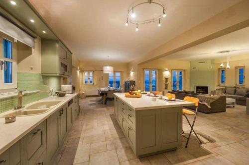 Ninemia mjf in Naousa, Greece