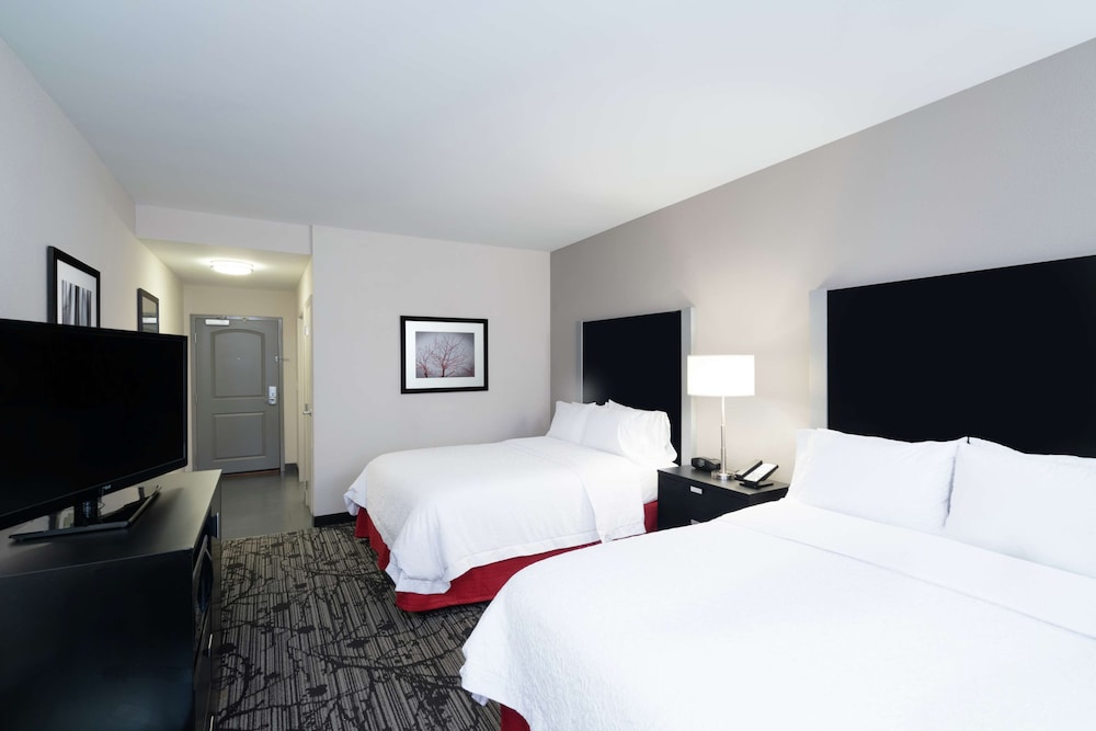 Hampton Inn & Suites Roanoke Airport - photo 21