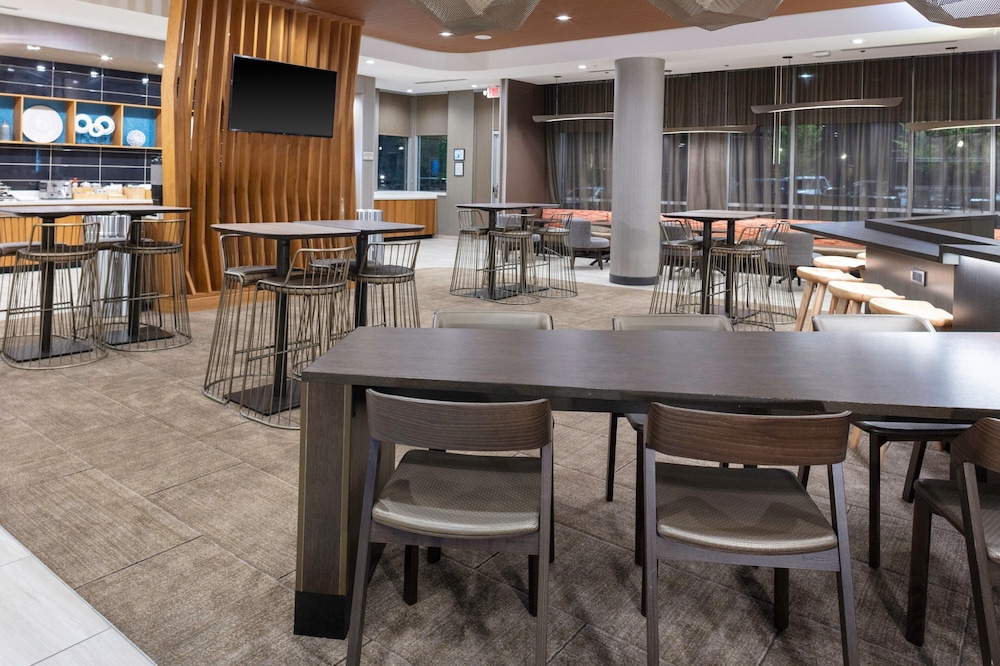 SpringHill Suites by Marriott Atlanta Alpharetta Roswell - photo 14