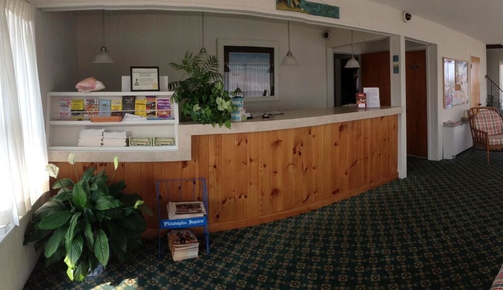 Gold Crest Motel - photo 3
