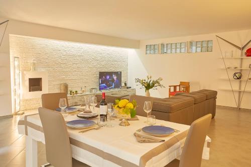 Villa Costantino — 4-Star Luxury Hotel in Trappeto, Italy