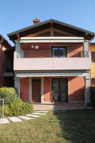 Casa Vacanze Da Riki Appartamento 1 — 4-Star Luxury Hotel in Peschiera Del Garda, Italy