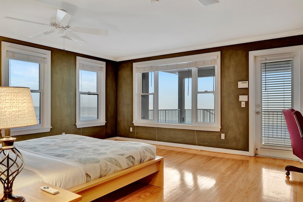 Stones Throw Beachfront Luxury Suites - photo 17