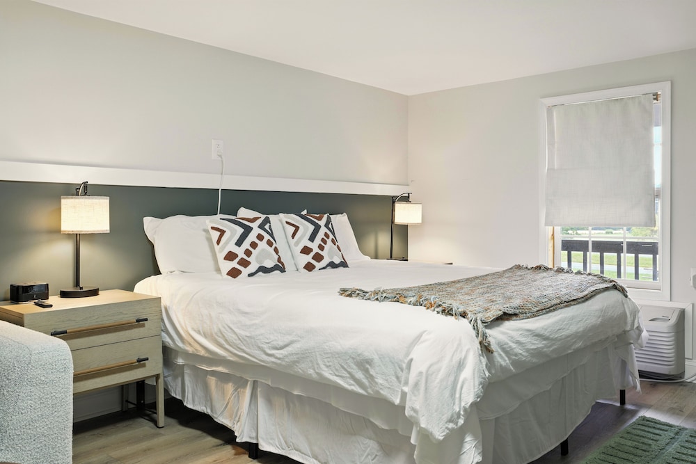 Hillside Motel LLC - photo 19