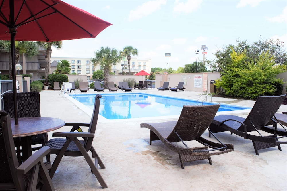 Ramada by Wyndham Savannah Gateway - photo 23