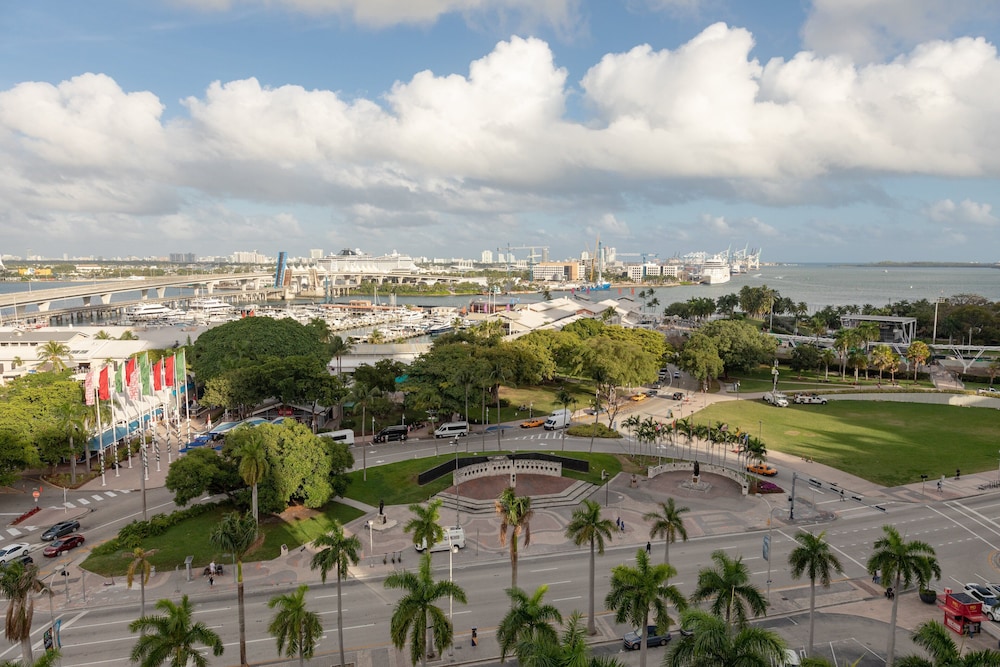 Holiday Inn Port of Miami Downtown Hotel - photo 15
