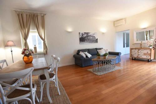 Romantic Flat near Metro Flaminio — 4-Star Luxury Hotel in Rome, Italy