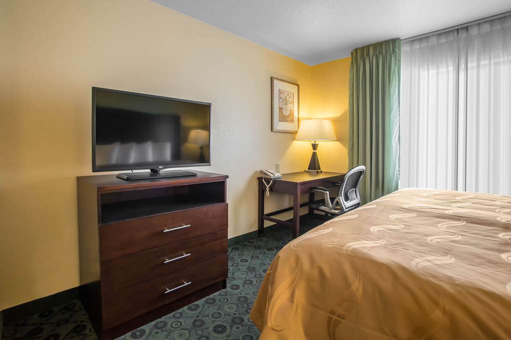 Quality Inn & Suites Bloomington I 55 and I 74 - photo 26