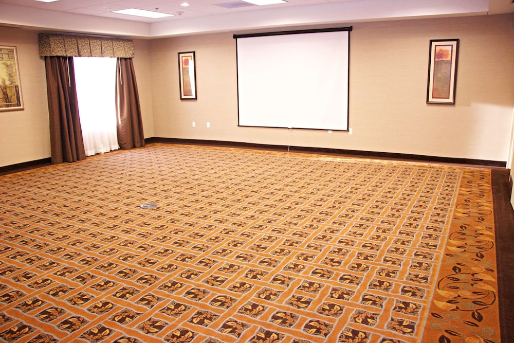 Hampton Inn Sidney NE - photo 60