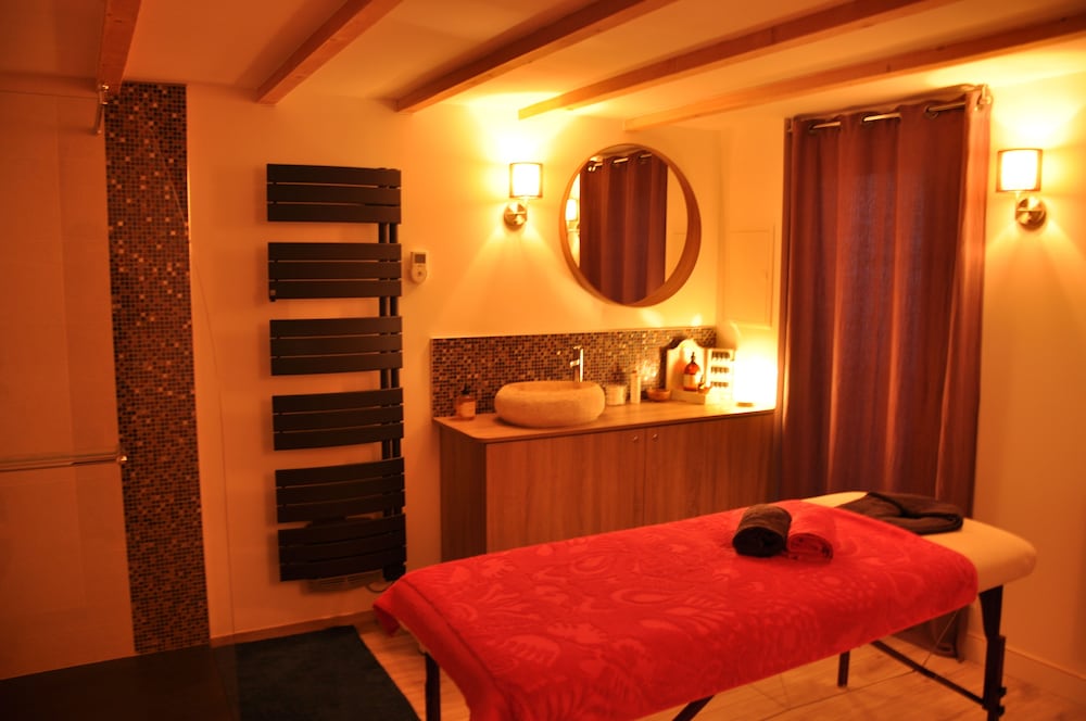 Cottage Maison Drogou — 4-Star Luxury Hotel in Porspoder, France