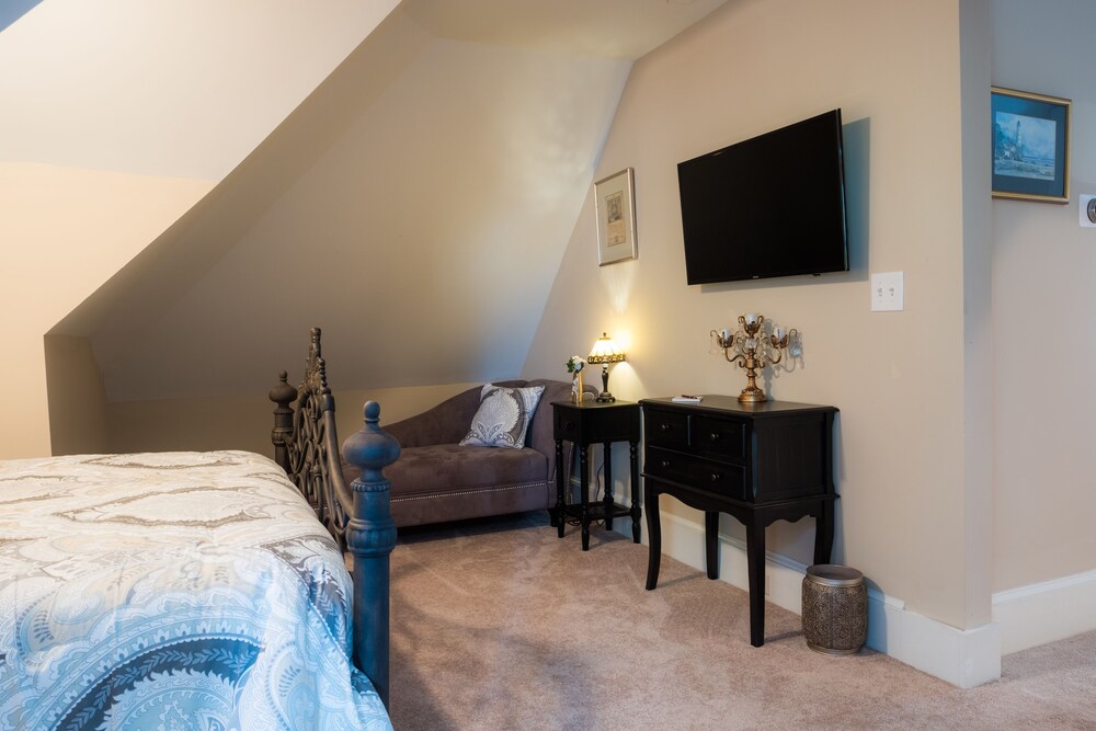 Dennison Street Inn Bed & Breakfast - photo 15