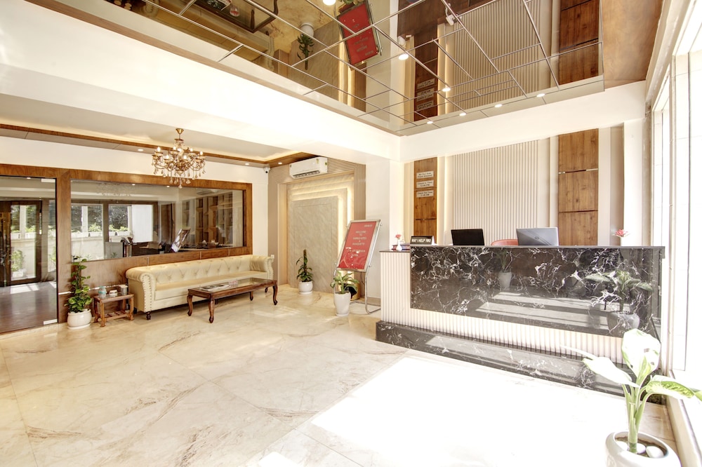 Marks Hotel & Banquet - last minute hotel in Noida