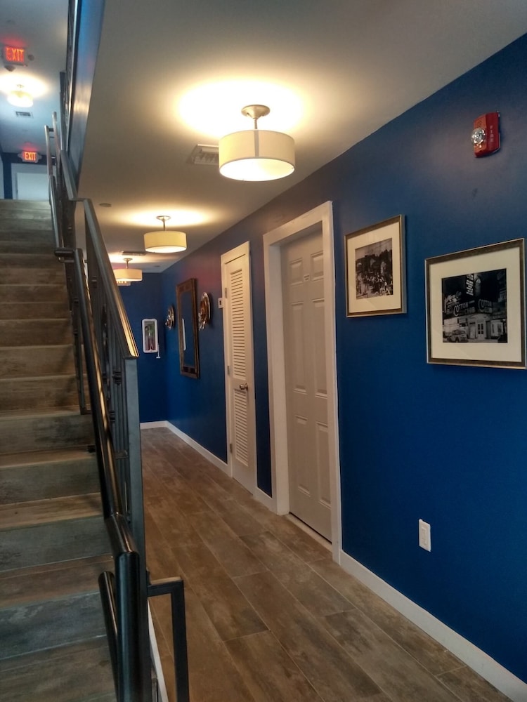 Dunns Josephine Hotel - photo 2