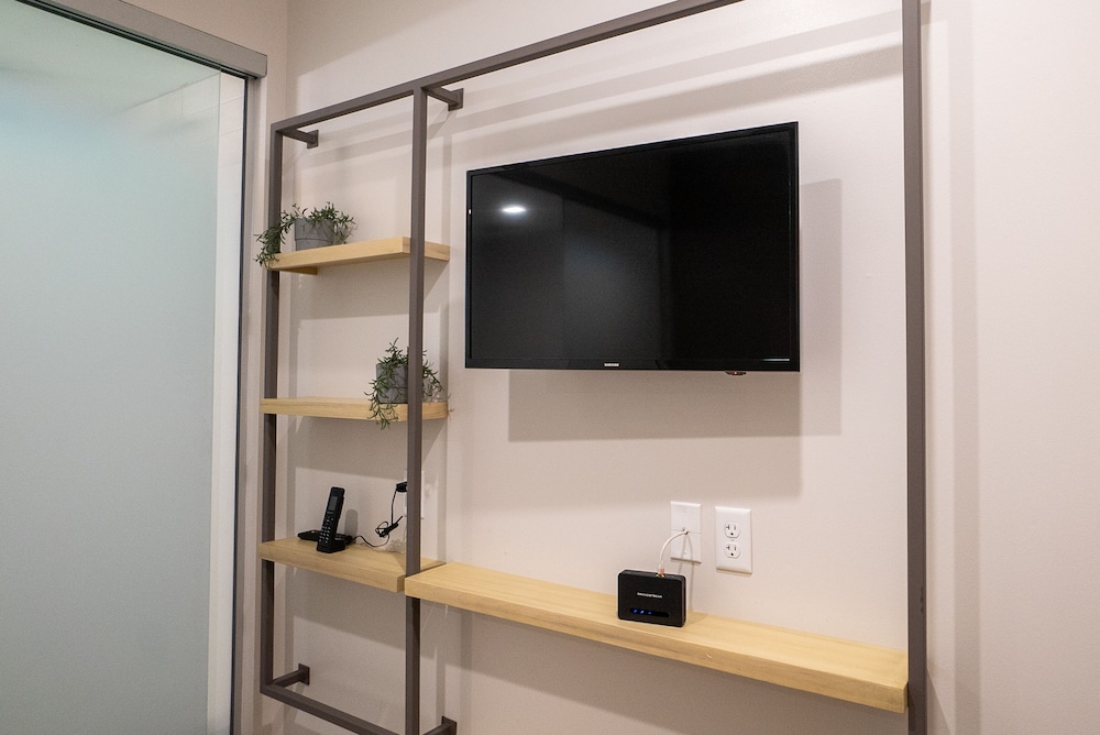 SOVA Micro Room & Social Hotel - photo 32