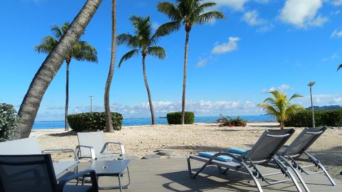Friendly Beach House — 4-Star Luxury Hotel in Marigot, Saint Martin