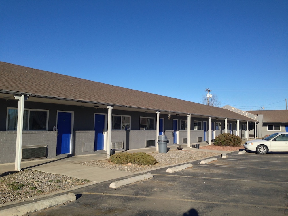 Travelodge by Wyndham Farmington Hwy 64 - photo 47
