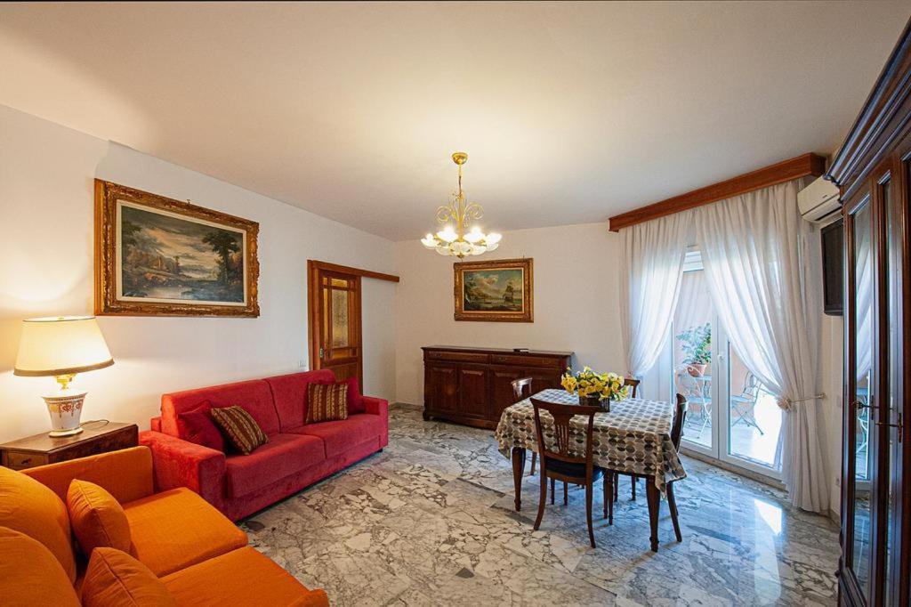 Naveen's House Casa Vacanza — 4-Star Luxury Hotel in Rome, Italy