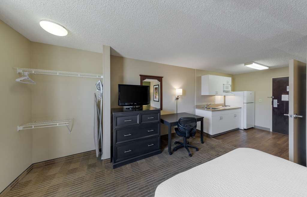Extended Stay America Suites Orange County Katella Ave - photo 14