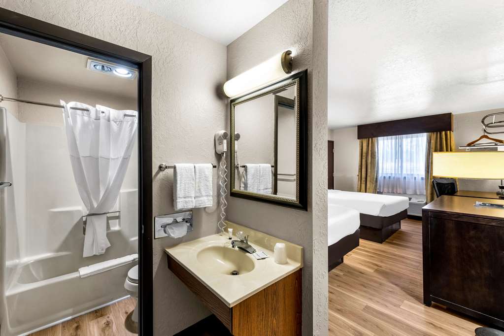 Americas Best Value Inn Marquette - photo 29