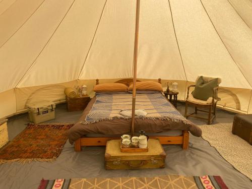 Beesands Belltents - last minute hotel in Kingsbridge