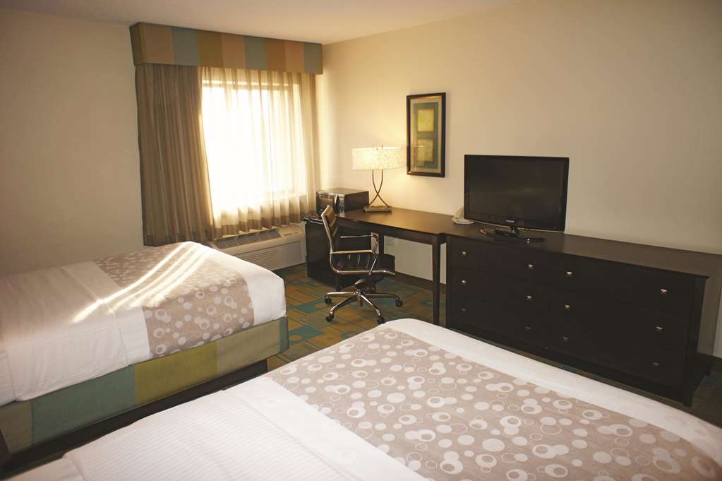 La Quinta Inn & Suites by Wyndham Plattsburgh - photo 9