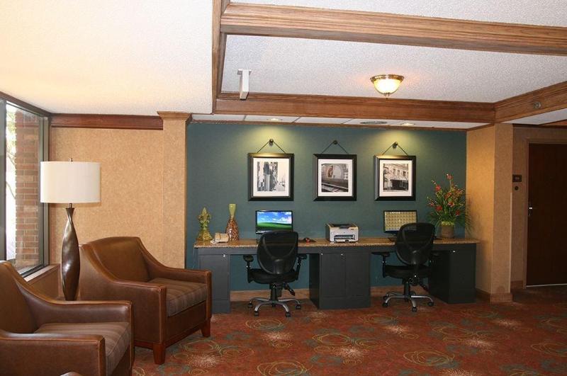 Auburn Place Hotel And Suites - photo 16
