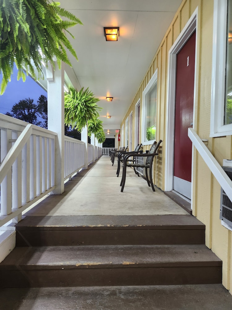Homestead Motel - photo 45