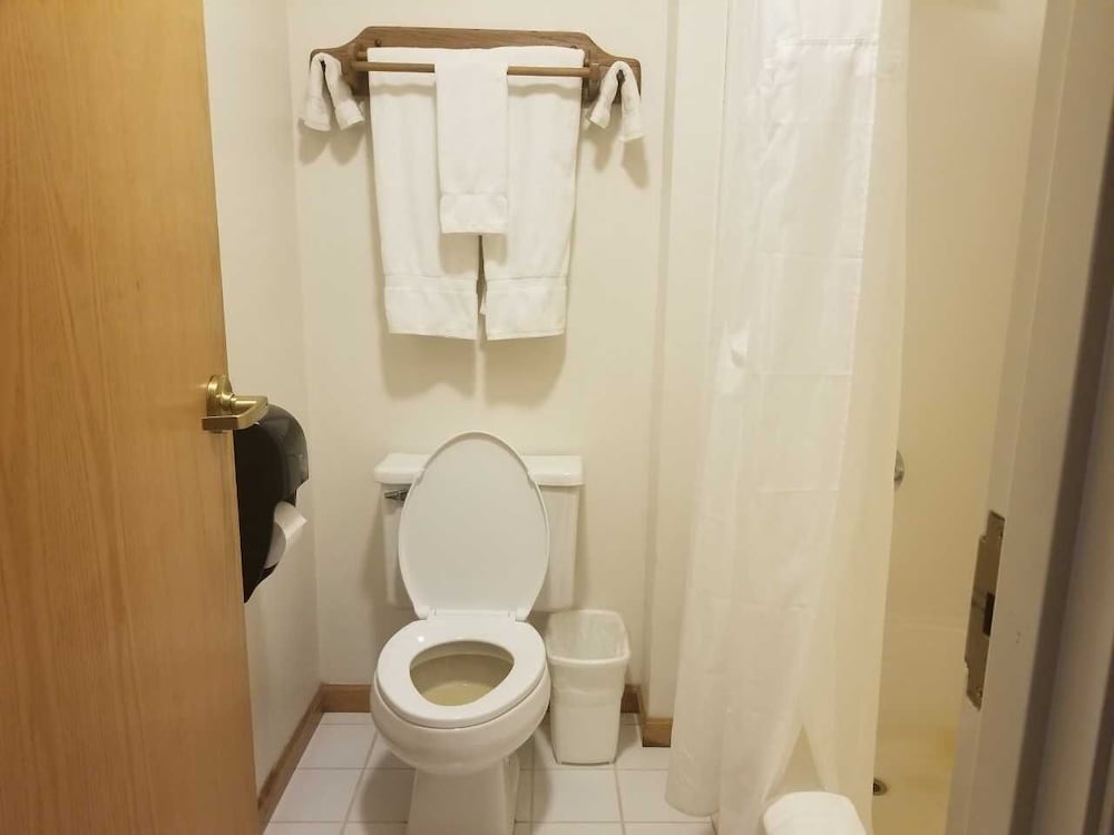 Brook Pointe Inn - photo 20