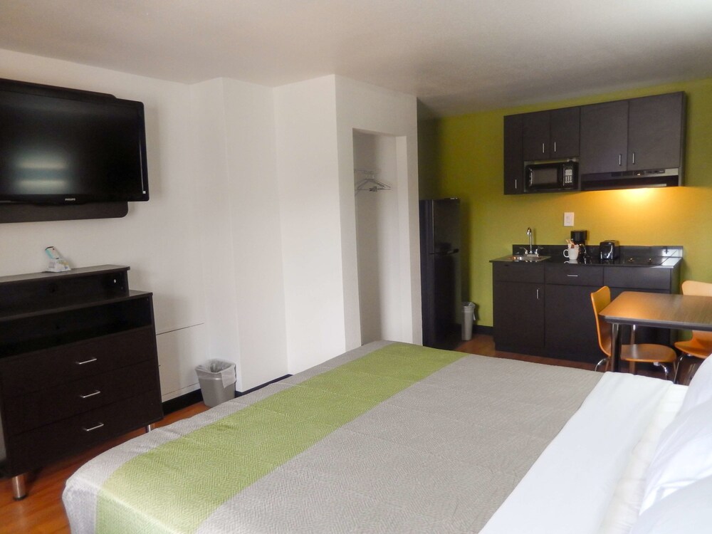 Studio 6 Houston TX Intercontinental Airport South - photo 19