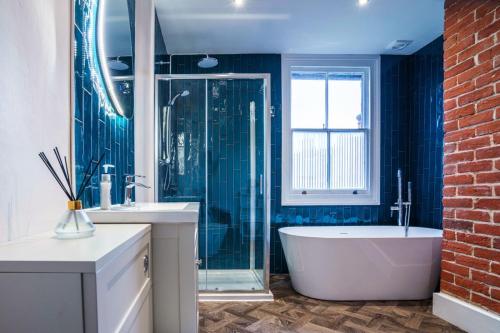 The Castle City Centre Apartment — 4-Star Luxury Hotel in Canterbury, United Kingdom
