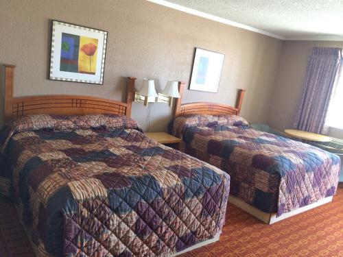 Lake Shore Motel - photo 23