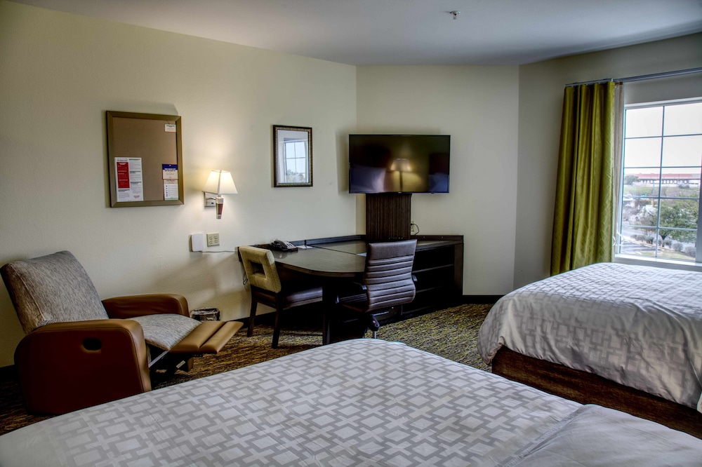 Candlewood Suites Austin North 290 & I 35 - photo 4
