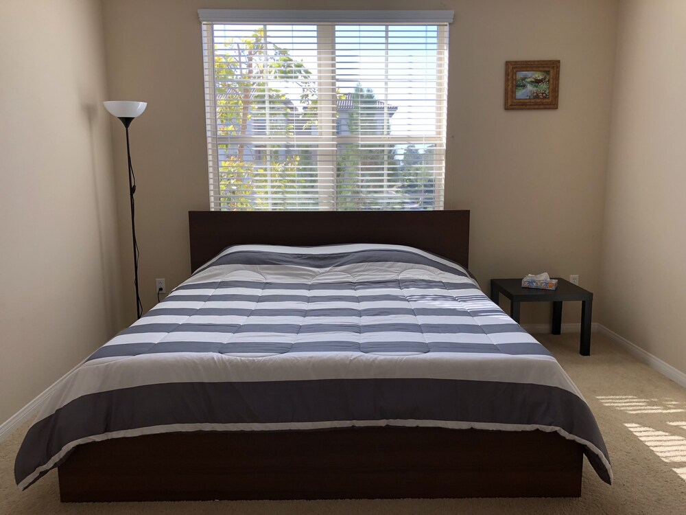 Resort Style Luxury 2BD Suite in Irvine's Spectrum Center - photo 3