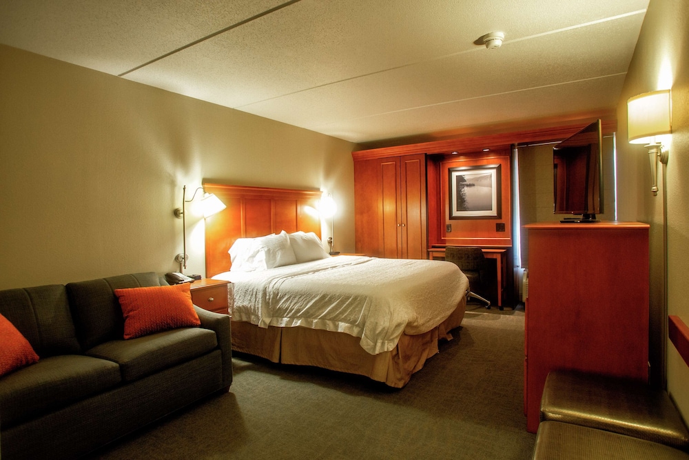 Hampton Inn Wheeling - photo 14