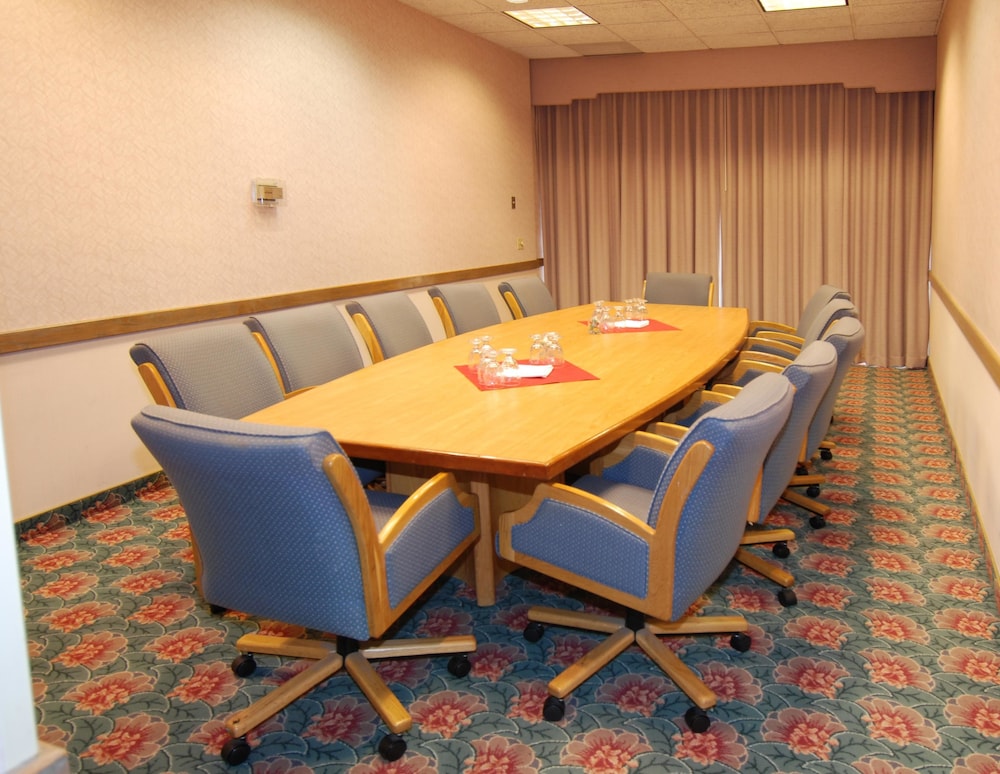 Oakland Airport Executive Hotel - photo 55